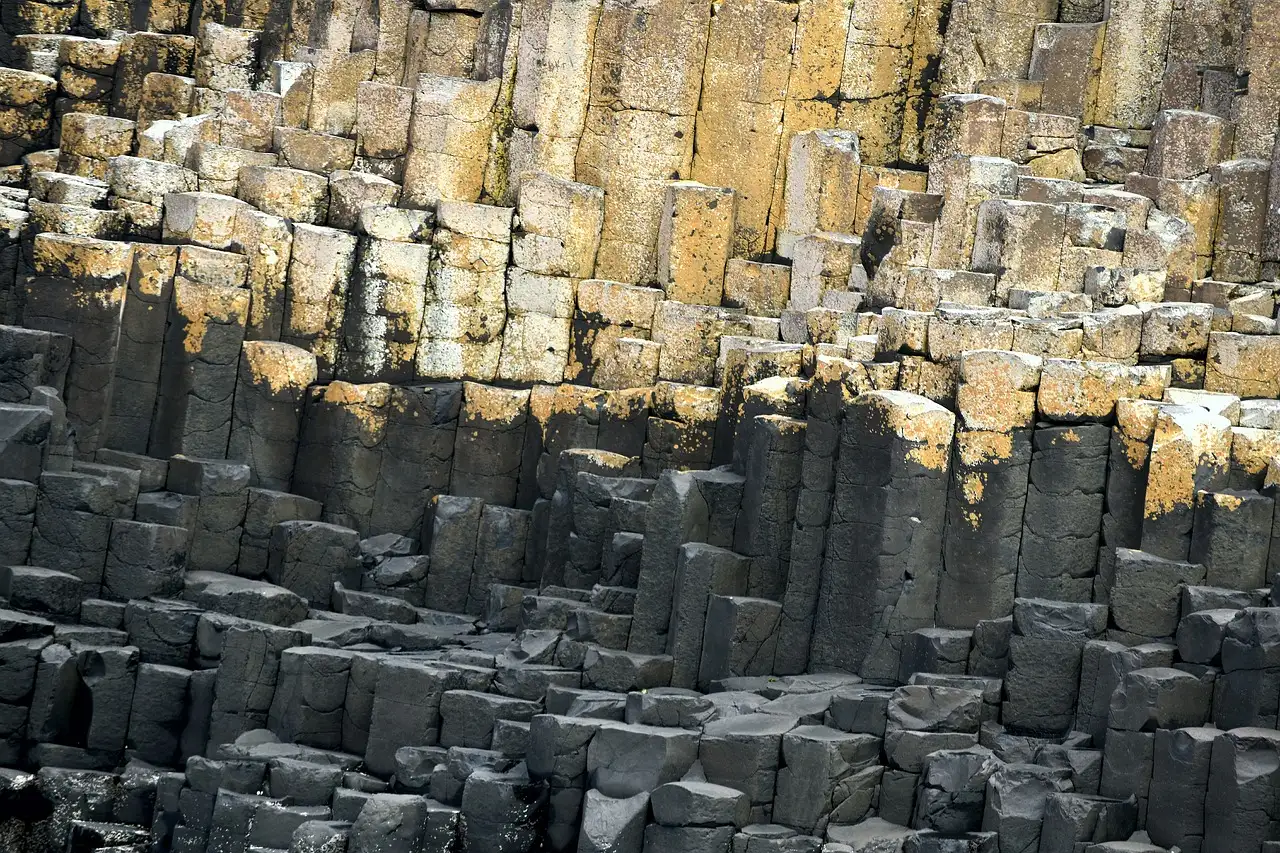Tall, many-sided basalt columns packed together at the Giant's Causeway